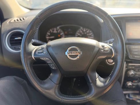 Used 2019 Nissan Pathfinder SV w/ Cargo Package FWD image 6