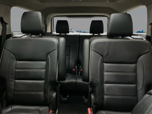 Used 2018 GMC Acadia Denali w/ Technology Package AWD/4WD image 21