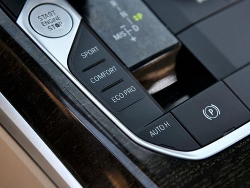 Used 2021 BMW 330i Sedan w/ Convenience Package image 29