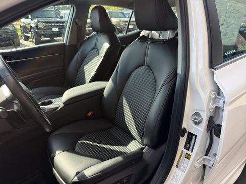Used 2024 Toyota Camry SE FWD image 16