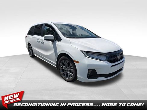 Used 2025 Honda Odyssey Touring image 1