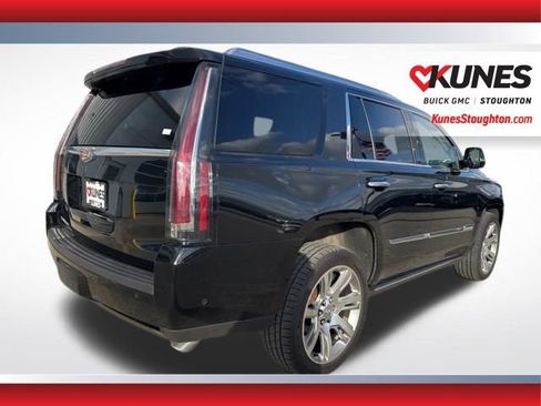 Used 2017 Cadillac Escalade Premium Luxury AWD/4WD image 10