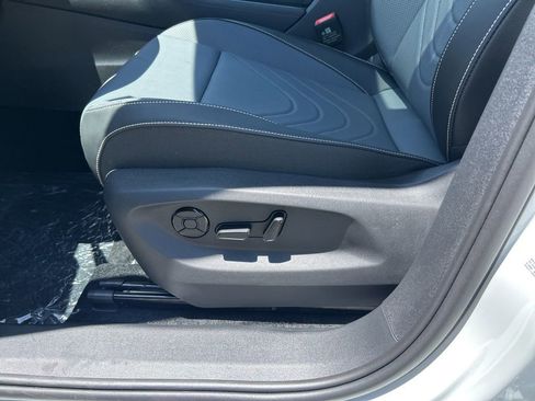 New 2026 Volkswagen Tiguan SE R-Line AWD/4WD image 16