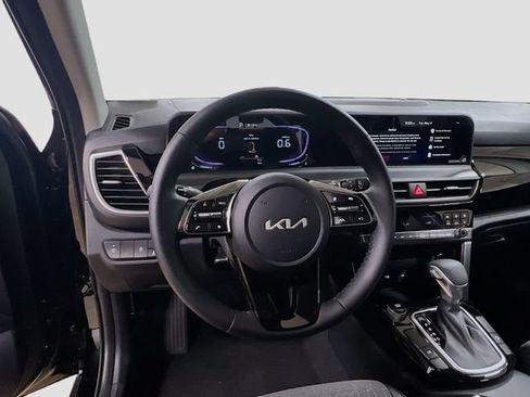 New 2026 Kia Seltos S FWD image 11