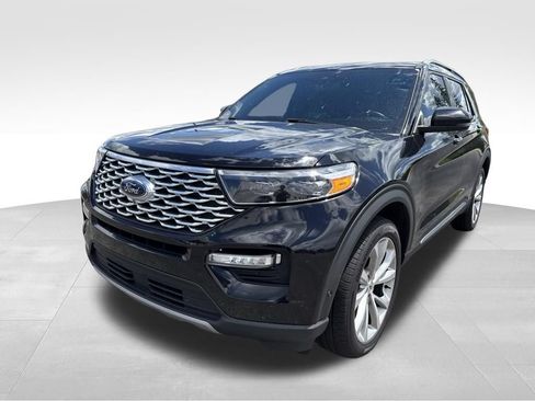 Used 2022 Ford Explorer Platinum w/ Equipment Group 601A AWD/4WD image 2
