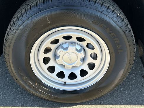 Used 2020 GMC Sierra 1500 Base w/ Sierra Value Package image 32