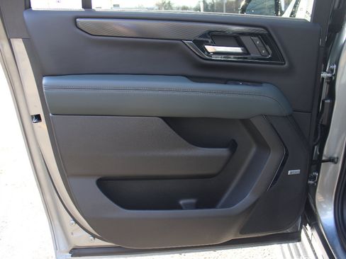 New 2025 GMC Yukon XL AT4 w/ AT4 Premium Plus Package image 27