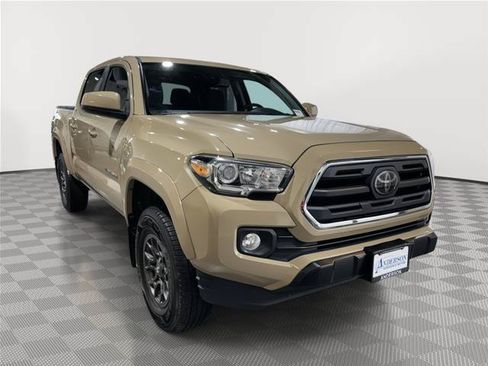 Used 2018 Toyota Tacoma SR5 RWD image 5