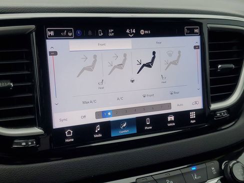 Used 2024 Chrysler Pacifica Touring-L FWD image 23