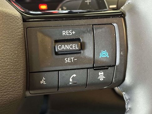 Used 2025 Nissan Rogue Platinum w/ Platinum Premium Package AWD/4WD image 26