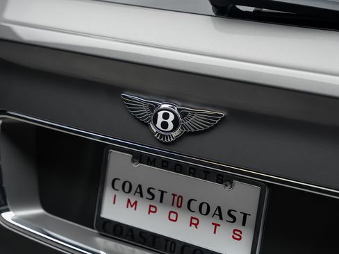 Used 2018 Bentley Bentayga AWD/4WD image 14