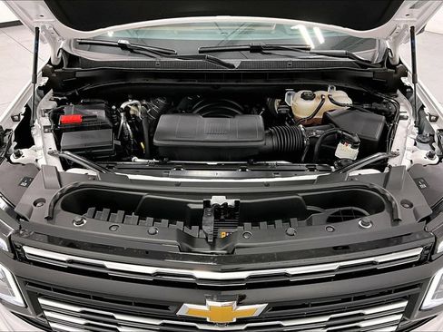 Used 2025 Chevrolet Tahoe High Country AWD/4WD image 11