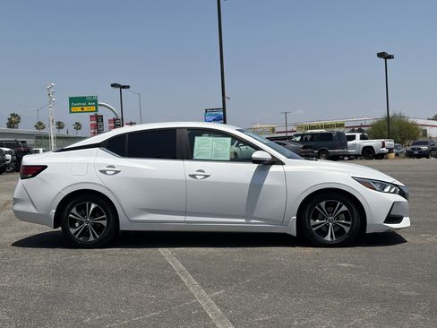 Used 2022 Nissan Sentra SV FWD image 2