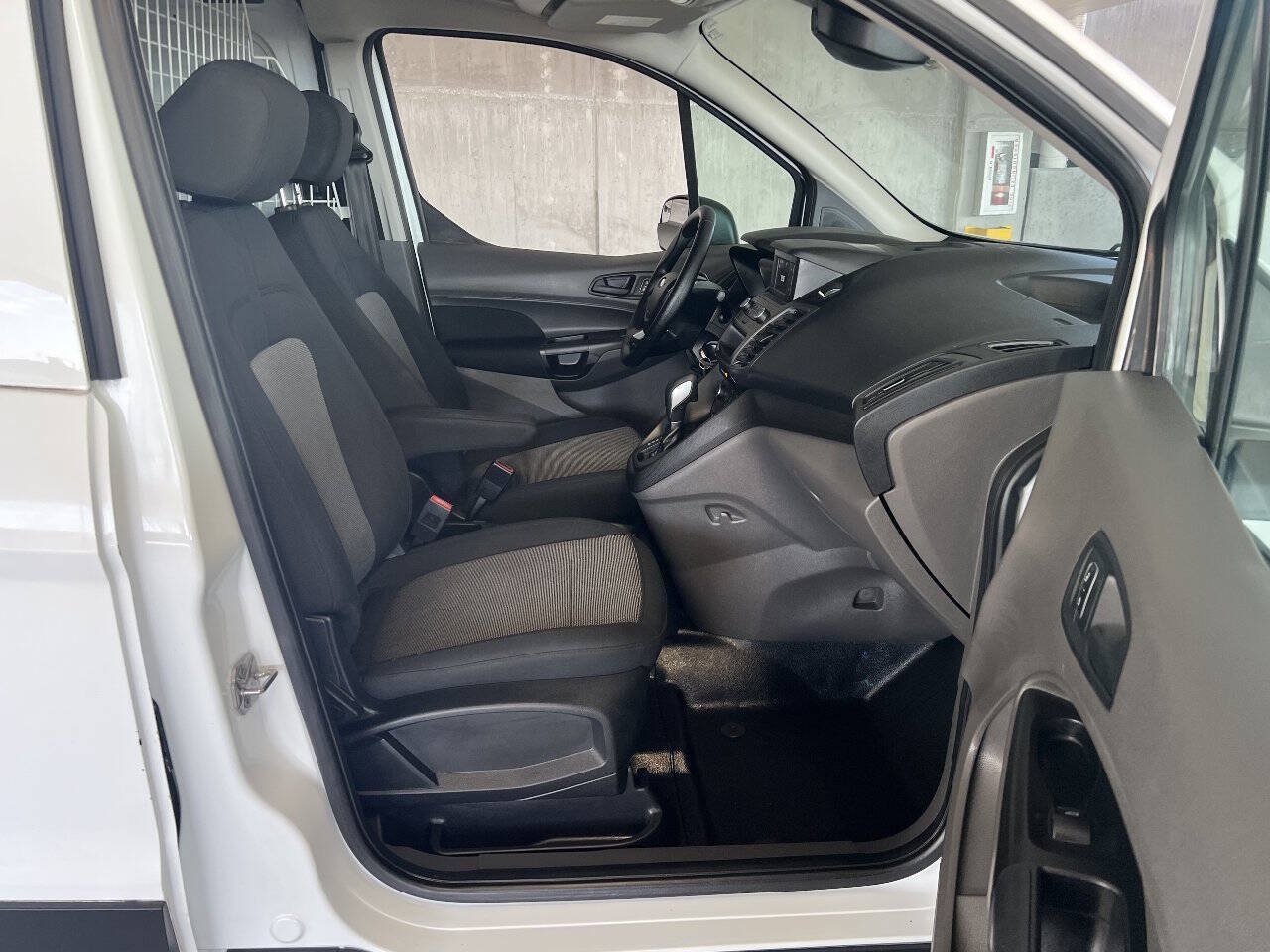 Used 2019 Ford Transit Connect XL FWD image 18