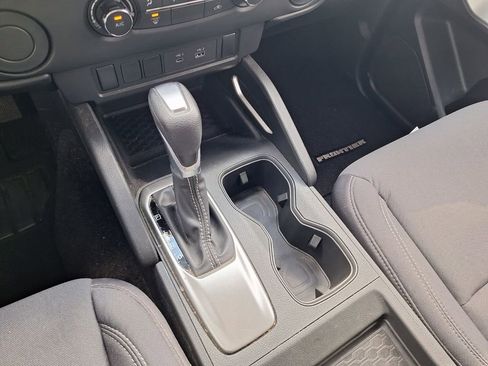 Used 2024 Nissan Frontier SV image 13