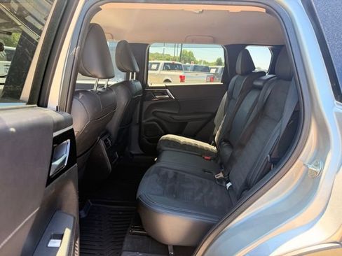 Used 2024 Mitsubishi Outlander SE FWD image 13