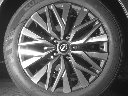 Used 2025 Nissan Altima 2.5 SV FWD image 15