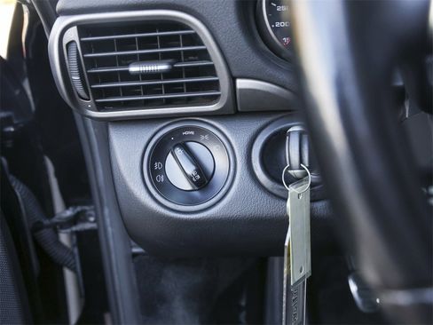 Used 2006 Porsche 911 Carrera image 50