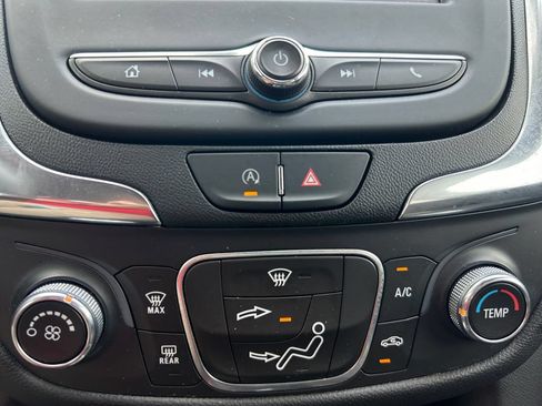 Used 2022 Chevrolet Equinox LT FWD image 30