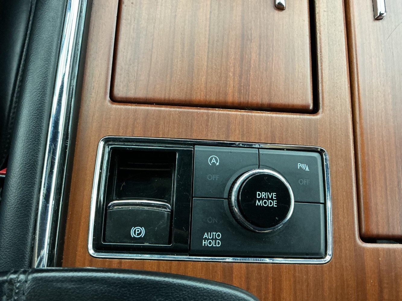 Used 2018 Lincoln Navigator Premiere RWD image 40
