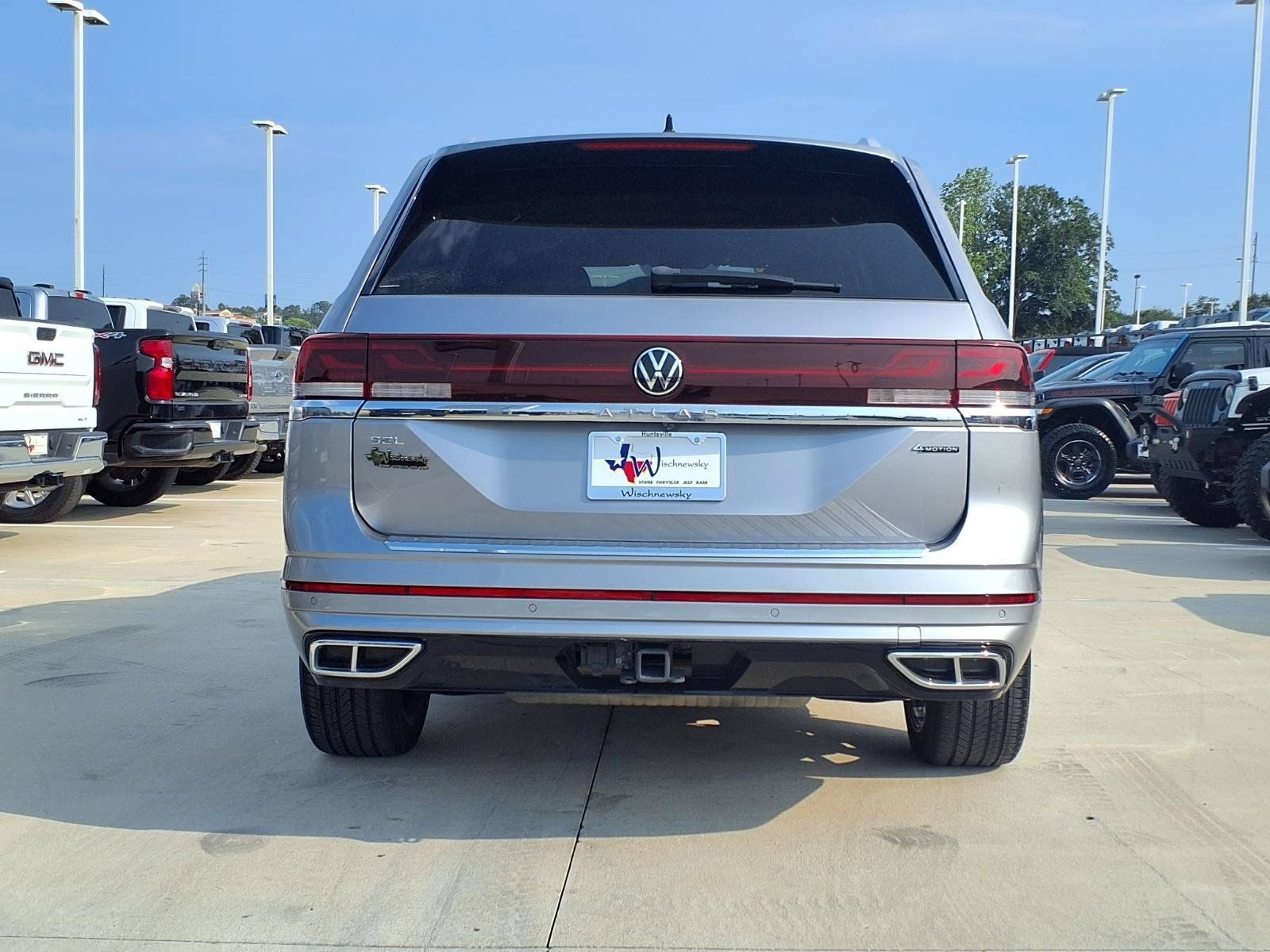 Used 2024 Volkswagen Atlas SEL Premium R-Line AWD/4WD image 5