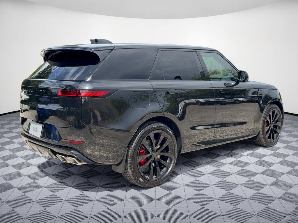 New 2027 Land Rover Range Rover Sport Dynamic SE AWD/4WD image 9