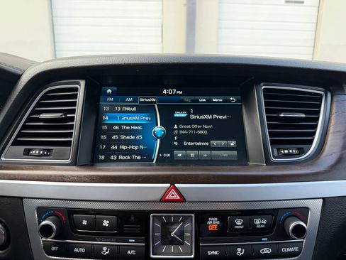 Used 2018 Genesis G80 3.8 w/ Option Group 03 image 32