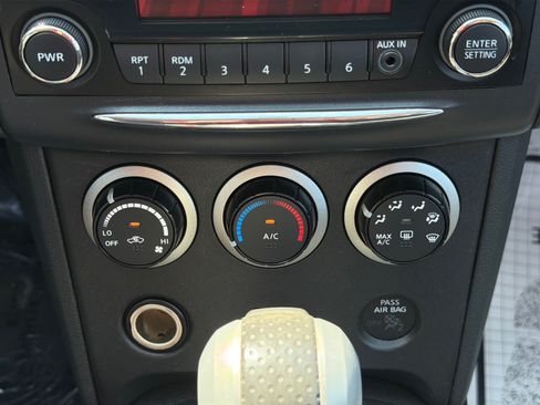 Used 2015 Nissan Rogue S FWD image 20