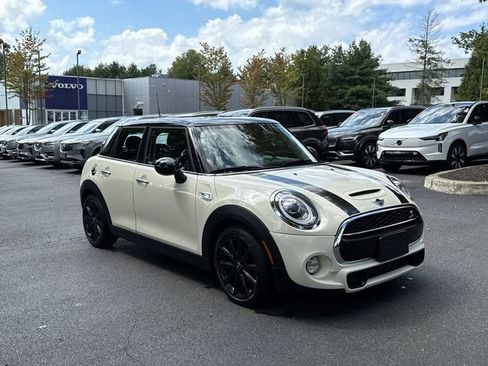 Used 2019 MINI Cooper S w/ Signature Upholstery Package FWD image 5