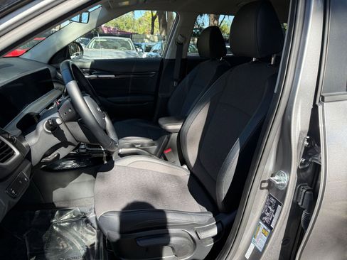 Used 2025 Kia Seltos S image 31