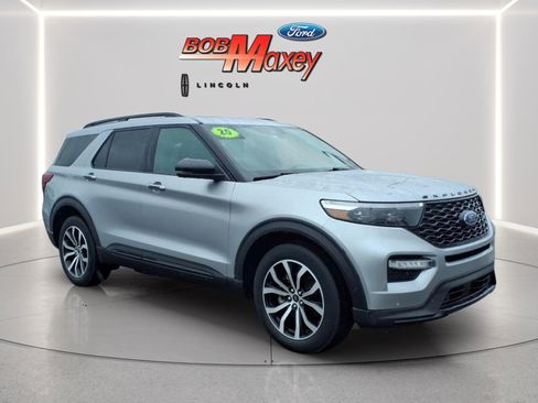 Used 2020 Ford Explorer ST image 3