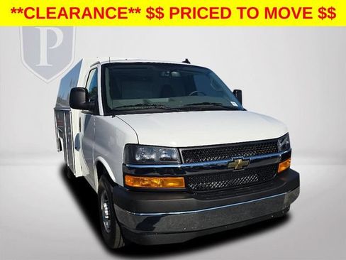New 2025 Chevrolet Express 3500 w/ Power Convenience Package RWD image 15