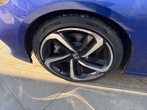 Used 2018 Honda Accord Sport image 12