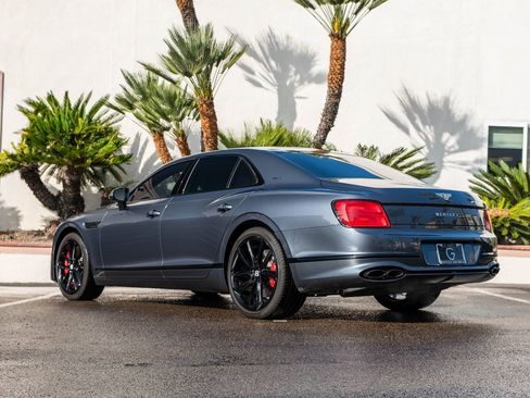 Used 2024 Bentley Flying Spur S V8 image 3