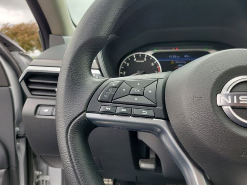 Used 2025 Nissan Altima 2.5 SV FWD image 22