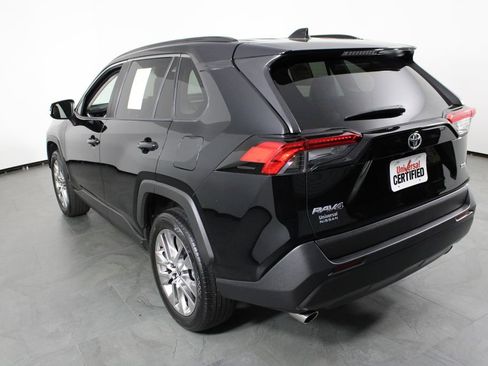 Used 2021 Toyota RAV4 XLE Premium image 3