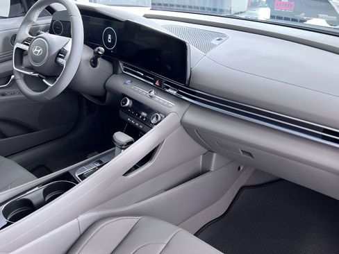 New 2025 Hyundai Elantra SEL image 30