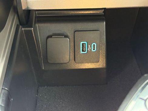 Used 2023 Ford Explorer XLT w/ Equipment Group 202A image 13