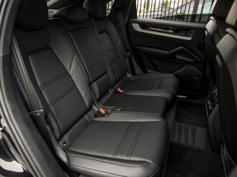 Certified 2026 Porsche Cayenne S AWD/4WD image 41