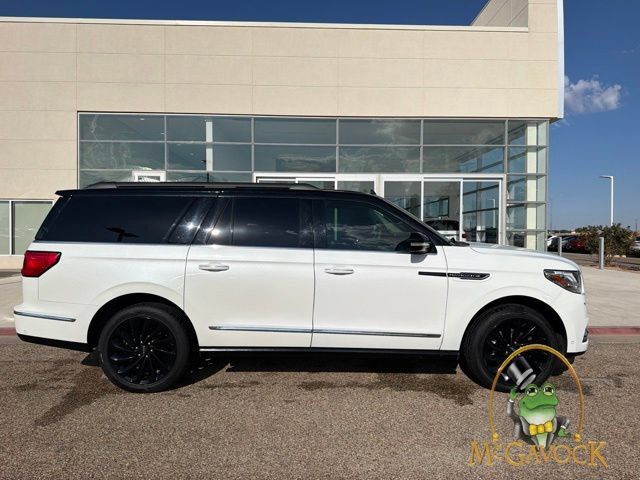 Used 2021 Lincoln Navigator L Black Label w/ Special Edition Package AWD/4WD image 4