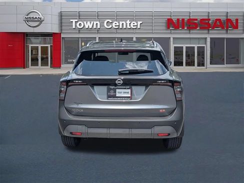 Certified 2026 Nissan Kicks SR FWD image 13