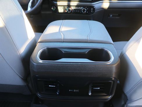 Used 2025 Chevrolet Silverado 2500 LT w/ Convenience Package image 32