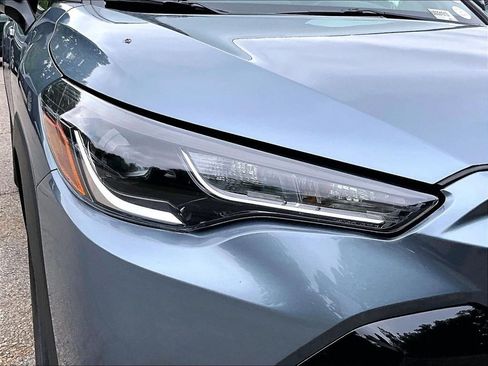 Used 2023 Toyota Corolla Cross AWD Hybrid w/ Moonroof Package image 32