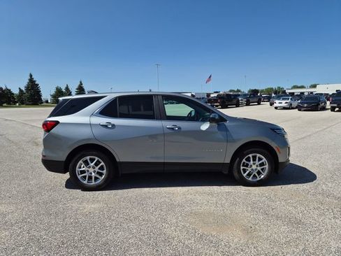 Used 2024 Chevrolet Equinox LT w/ LPO, Floor Liner Package AWD/4WD image 4