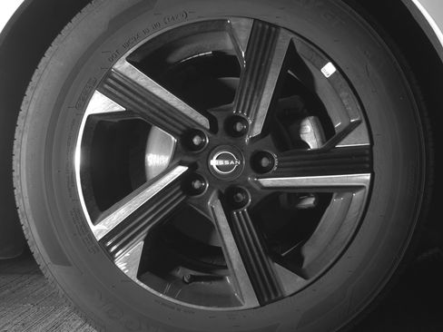 Used 2025 Nissan Sentra SV image 13