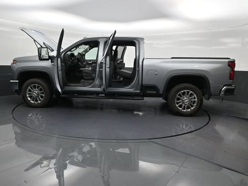 Used 2024 Chevrolet Silverado 2500 LTZ w/ LTZ Convenience Package AWD/4WD image 34
