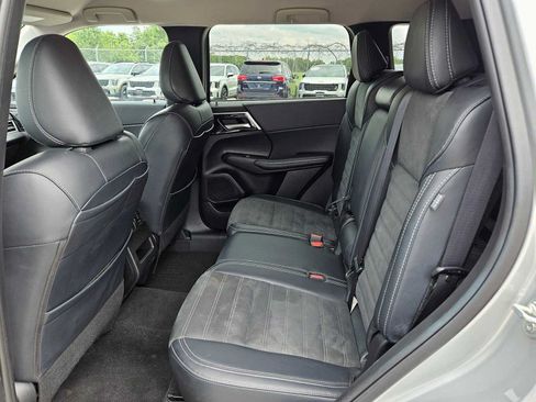 Used 2024 Mitsubishi Outlander SE FWD image 18