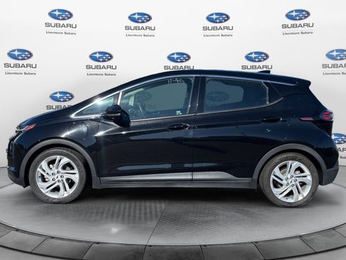 Used 2023 Chevrolet Bolt LT FWD image 3
