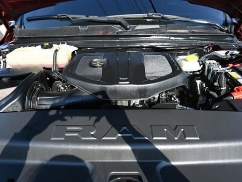 Used 2025 RAM 1500 Laramie w/ Sport Appearance Package AWD/4WD image 15