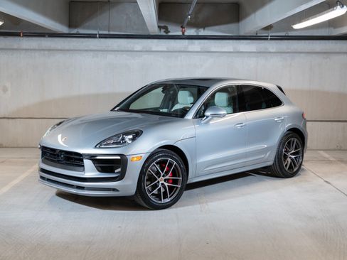 Certified 2024 Porsche Macan S AWD/4WD image 1